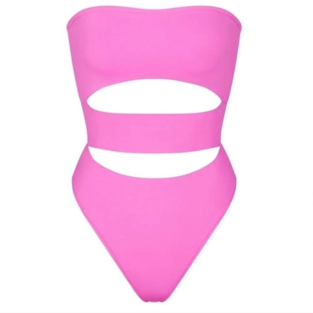 NWT SKIMS (B10)SWIM STRAPLESS CUTOUT MONOKINI IN TAFFY SIZE 3X